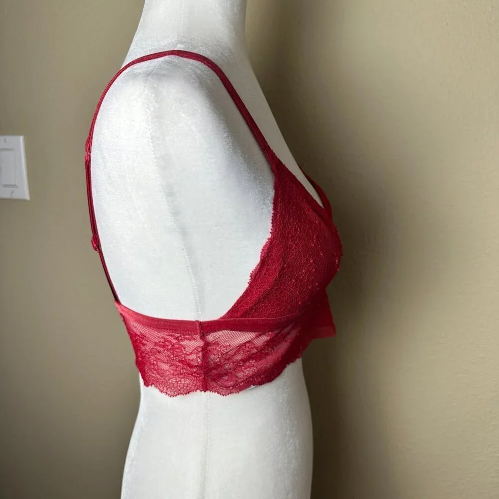 VICTORIA'S SECRET Red Lace Bralette Bra Top Cropped Size Small